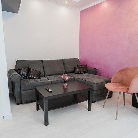 Ultra Central White & Lila Studio Букурещ Екстериор снимка