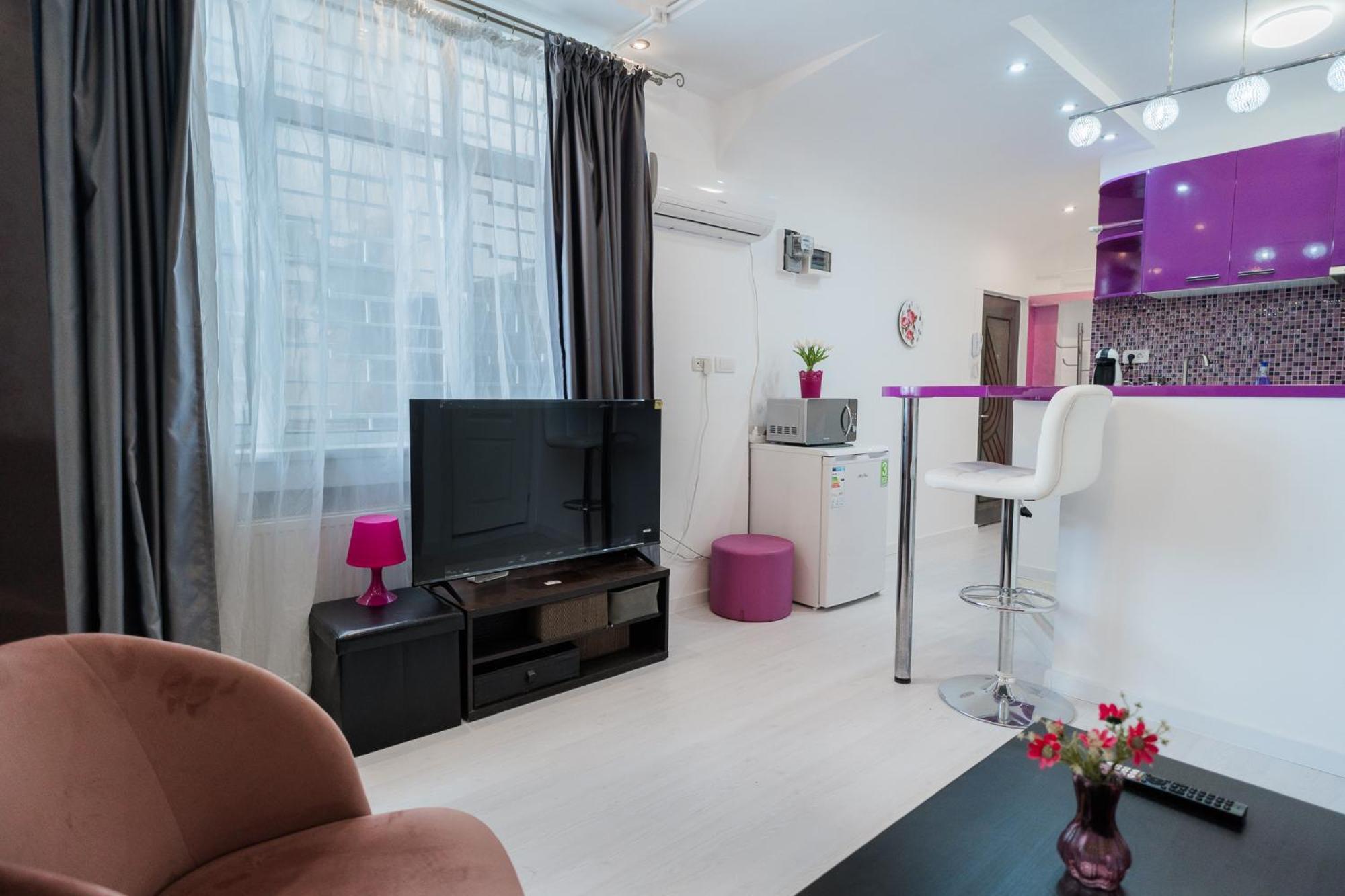Ultra Central White & Lila Studio Букурещ Екстериор снимка