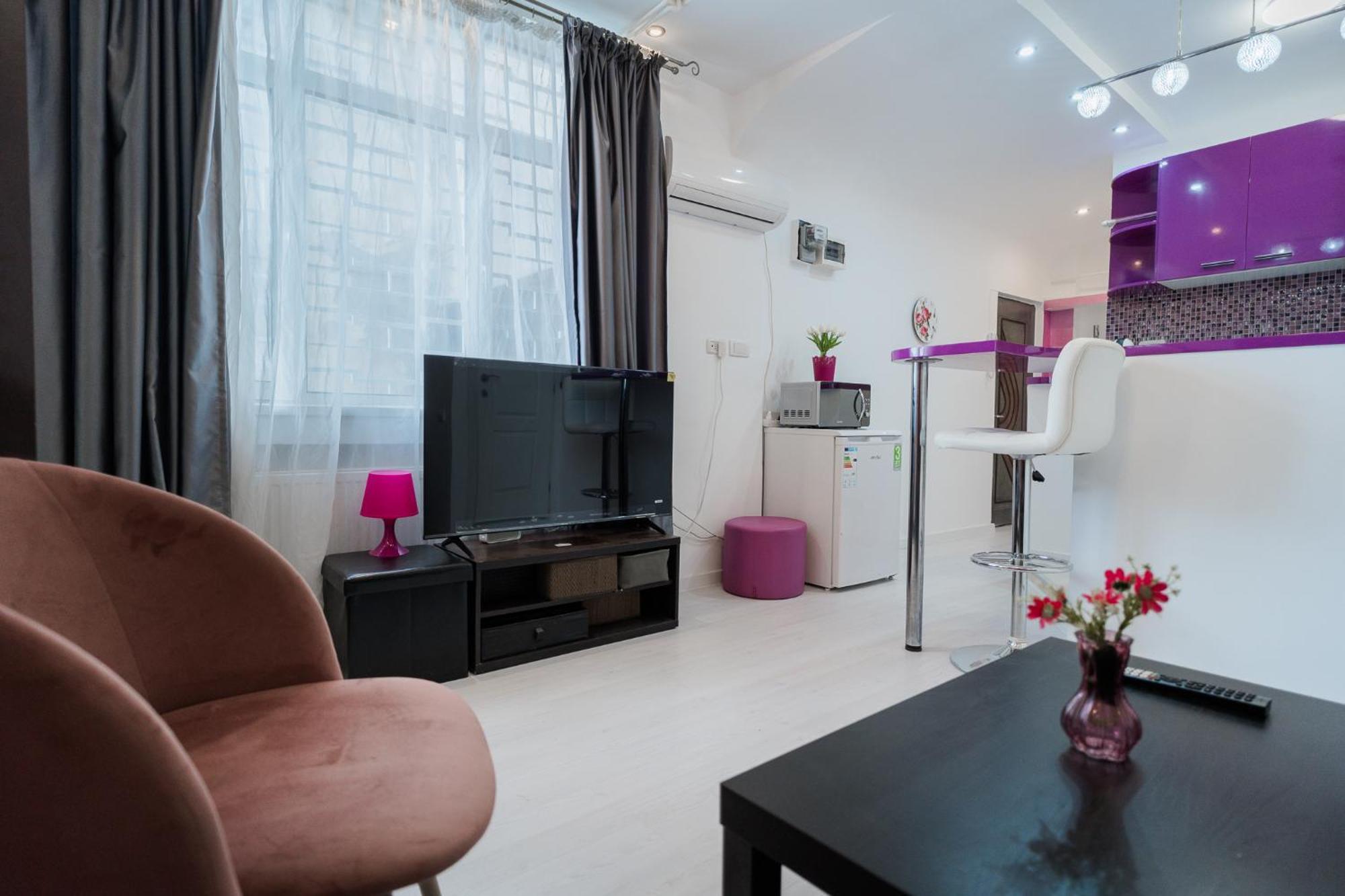 Ultra Central White & Lila Studio Букурещ Екстериор снимка