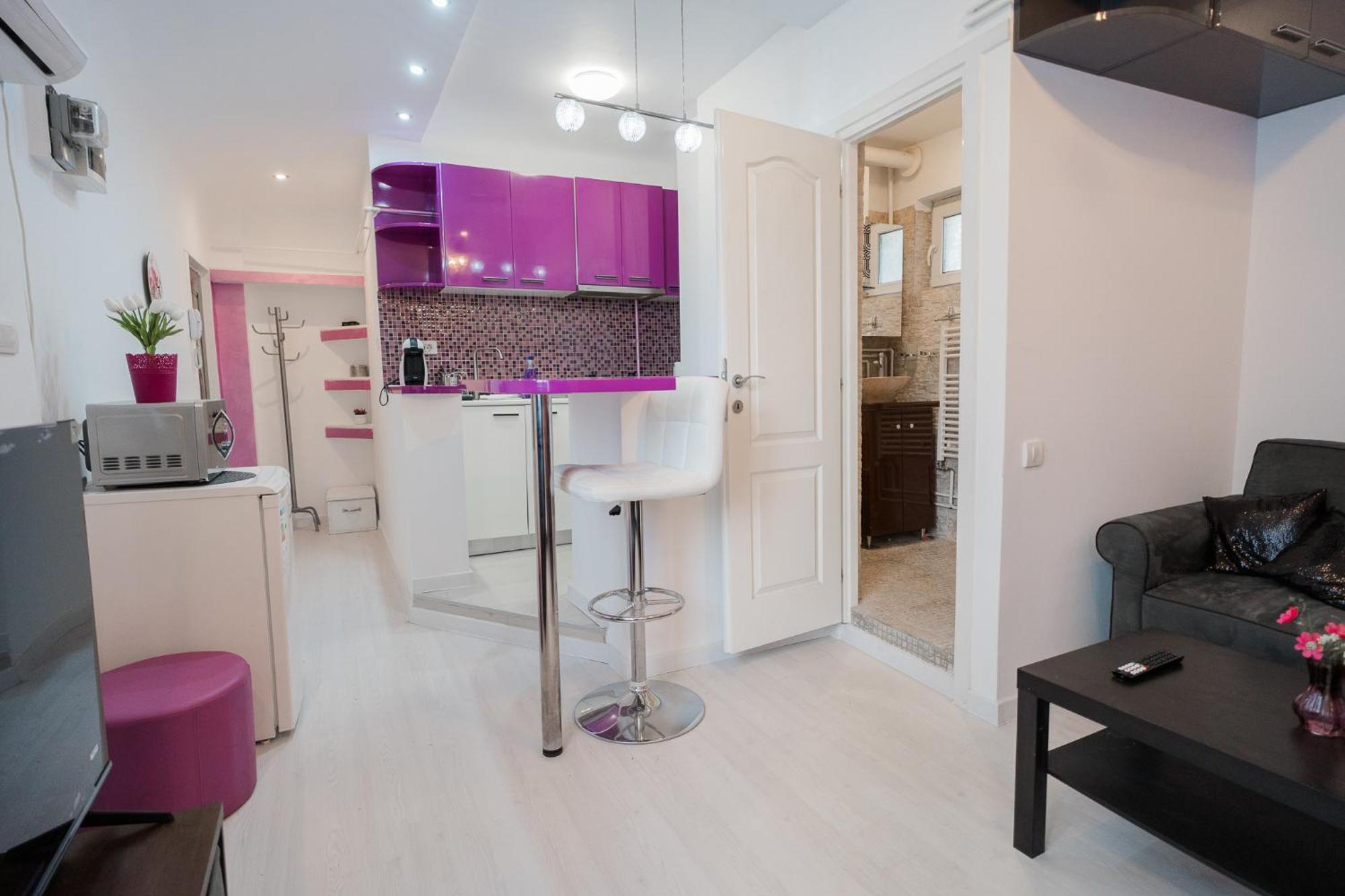Ultra Central White & Lila Studio Букурещ Екстериор снимка